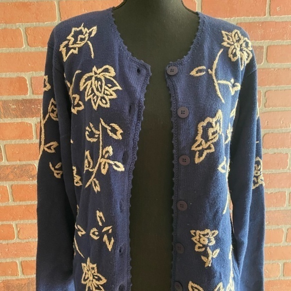 Pendleton Women’s Embroidered‎ Floral Blue Cardigan Sweater Size Small - Picture 3 of 9